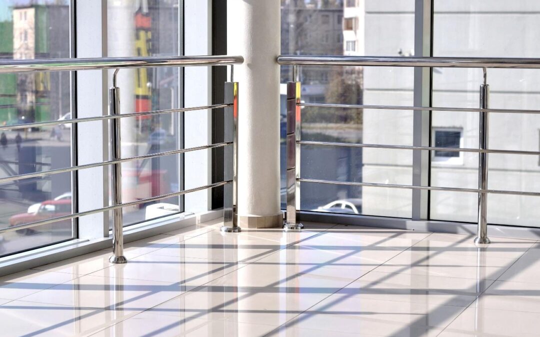 Onde utilizar o aço inox em obras e reformas? Aplicações técnicas na construção civil