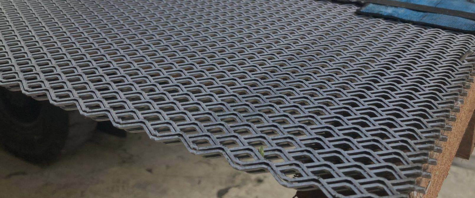 Chapas de aço inox utilizadas na serralheria moderna 